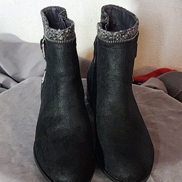 White Mountain Black Faux Suede Zip Buckle Fabric Upper Ankle Randolph Boot 6.5M - Picture 5 of 16